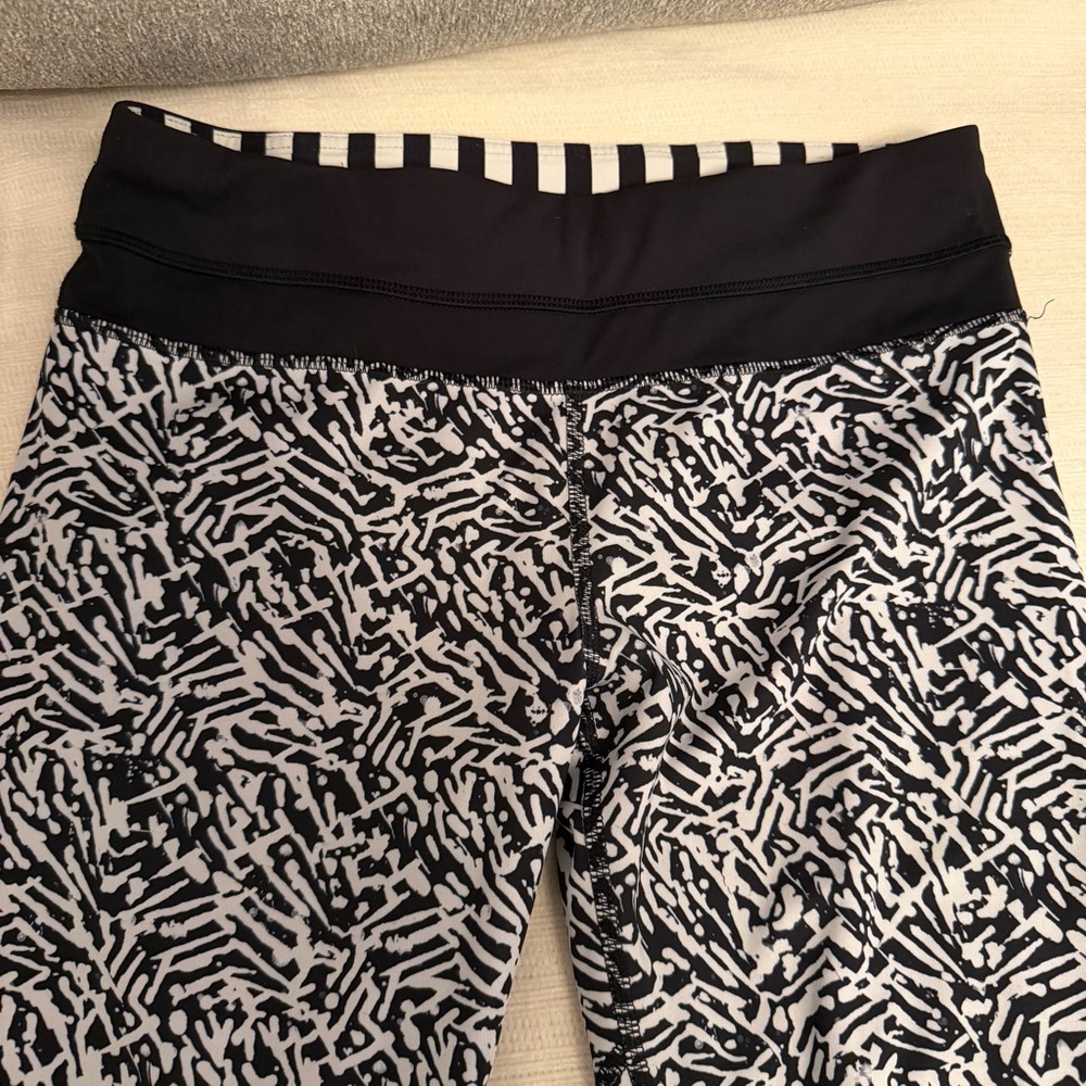 Lululemon Black and White Cropped Leggings